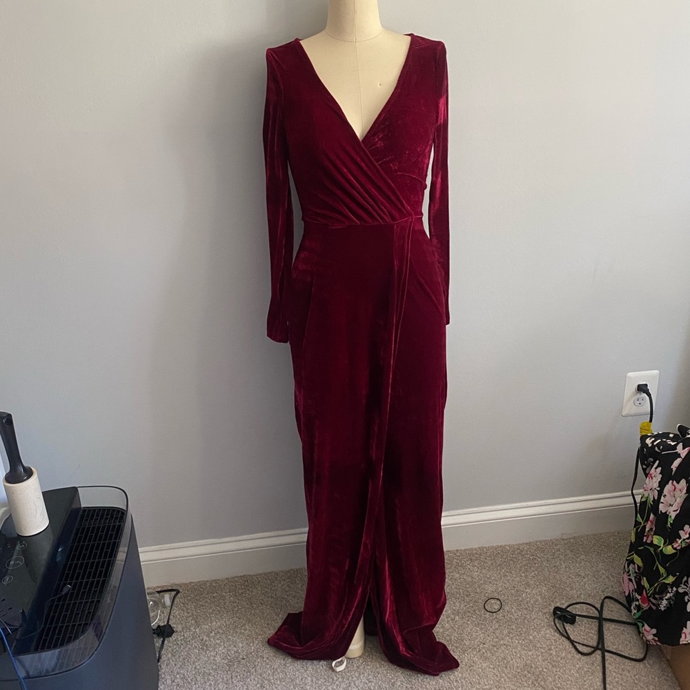 NEVER WORN Sexy V-Neck Merlot Burgundy Velvet Maxi Dress with Slit, Size 4 Small